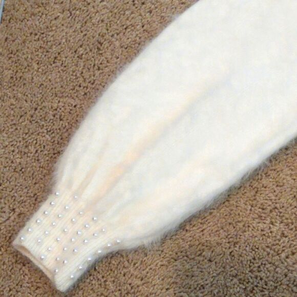 Vintage Connie A Lee Ivory Pearl Angora Sweater - Picture 8 of 9